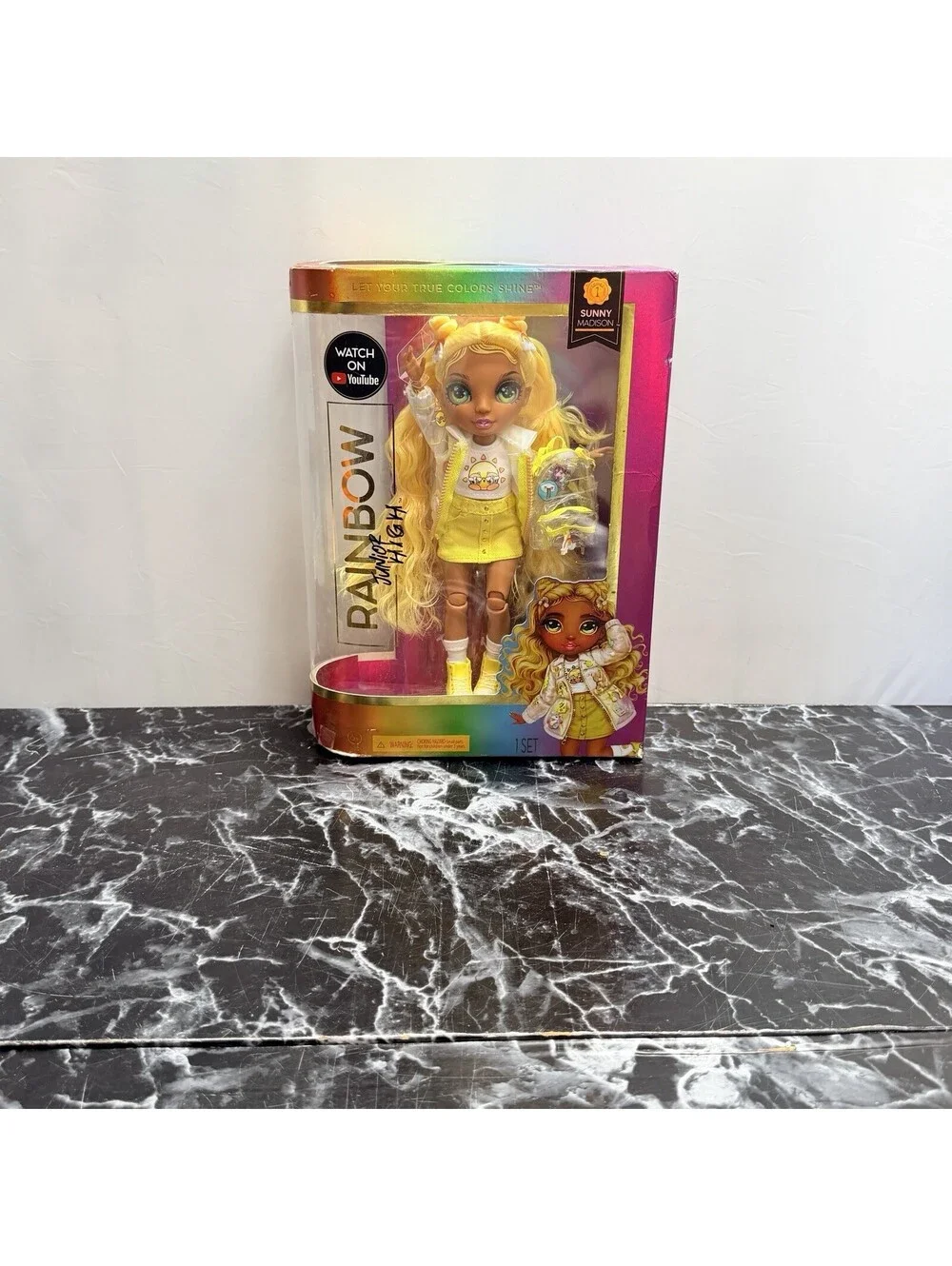 Rainbow High Junior High Sunny Madison Yellow Fashion Doll NEW MGA